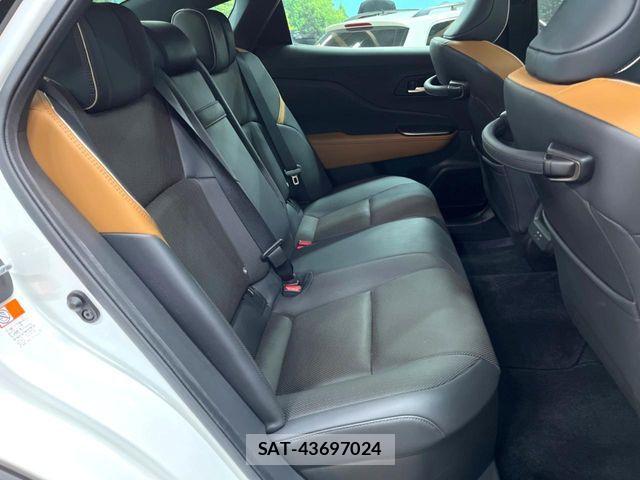 Toyota Crown Crossover 2022-12 8073351-8
