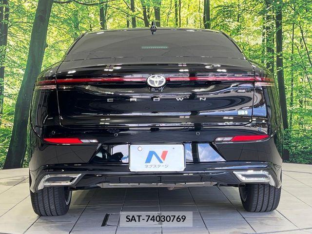 Toyota Crown Crossover 2023-01 8073355-15