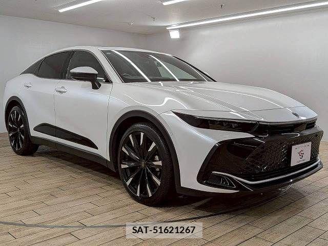 Toyota Crown Crossover 2023-06 8073353-13