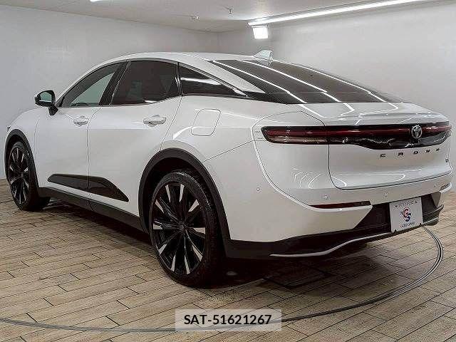 Toyota Crown Crossover 2023-06 8073353-16