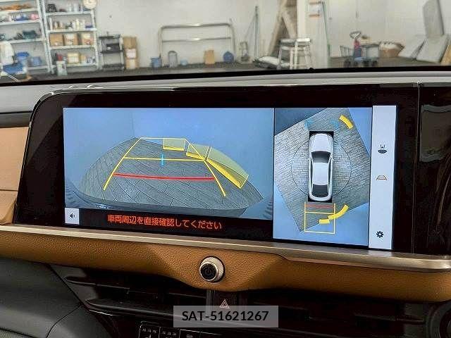 Toyota Crown Crossover 2023-06 8073353-3