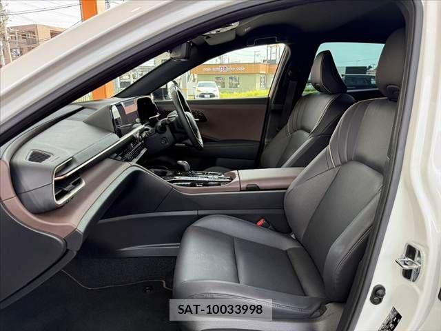 Toyota Crown Crossover 2023-07 8073352-16