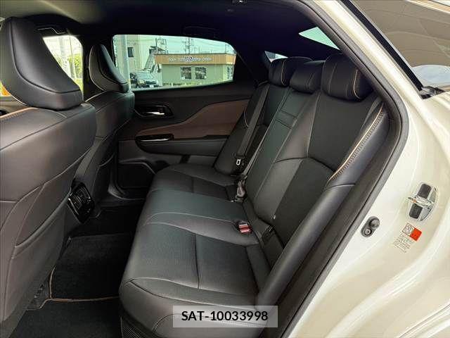 Toyota Crown Crossover 2023-07 8073352-18