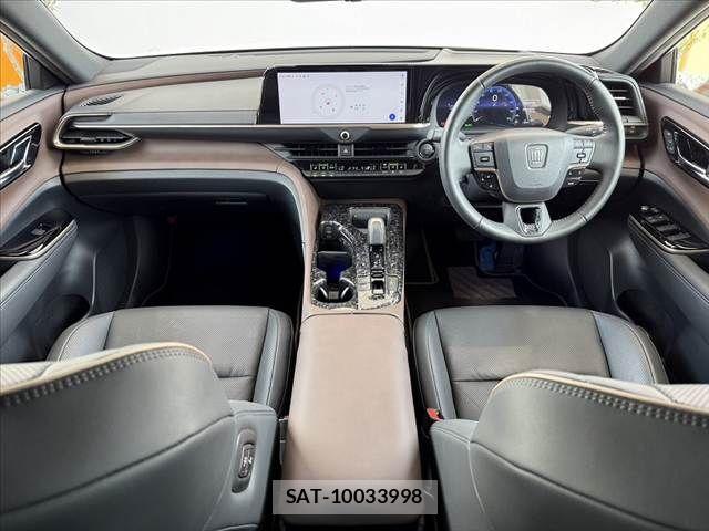 Toyota Crown Crossover 2023-07 8073352-1