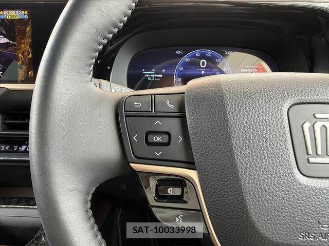 Toyota Crown Crossover 2023-07 8073352-24
