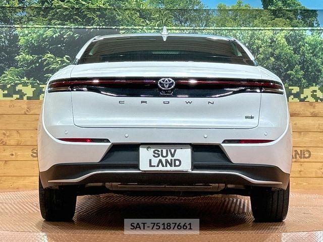 Toyota Crown Crossover 2022-11 8098624-14