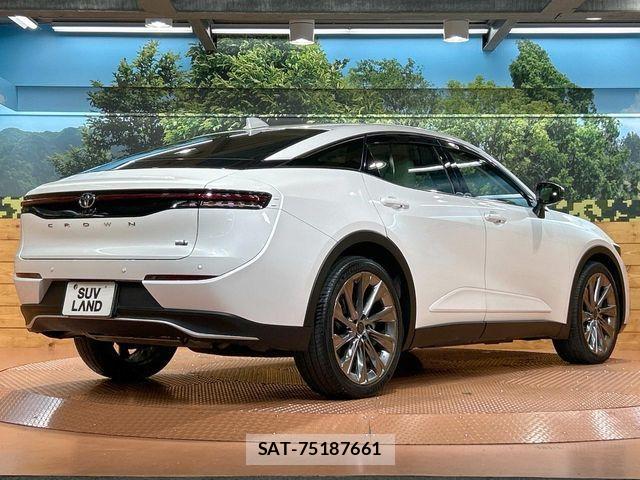 Toyota Crown Crossover 2022-11 8098624-16