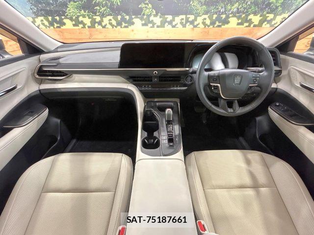 Toyota Crown Crossover 2022-11 8098624-1