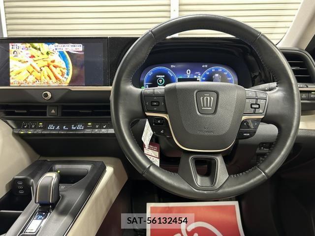Toyota Crown Crossover 2023-07 8098627-9