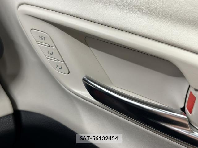 Toyota Crown Crossover 2023-07 8098627-28