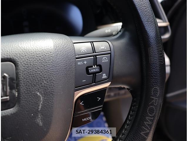 Toyota Crown Crossover 2022-10 8098625-13