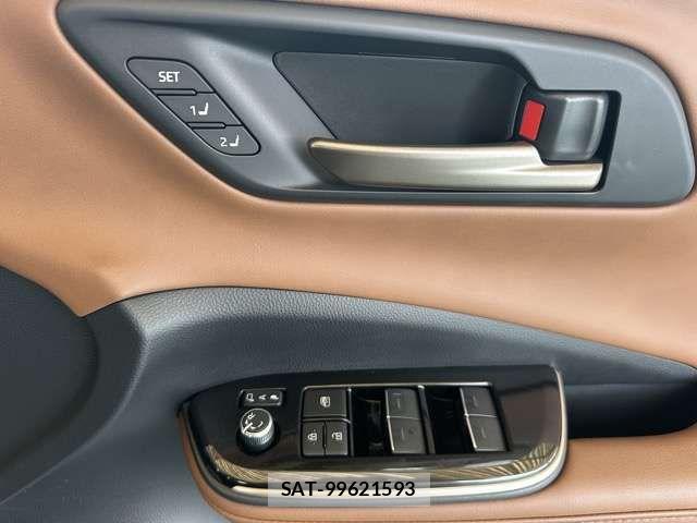 Toyota Crown Crossover 2024-06 8098621-17