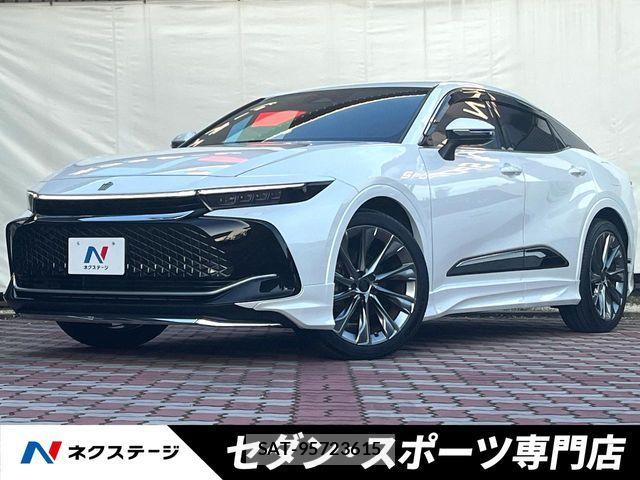 Toyota Crown Crossover 2024-03 8129485-0