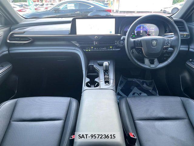 Toyota Crown Crossover 2024-03 8129485-1