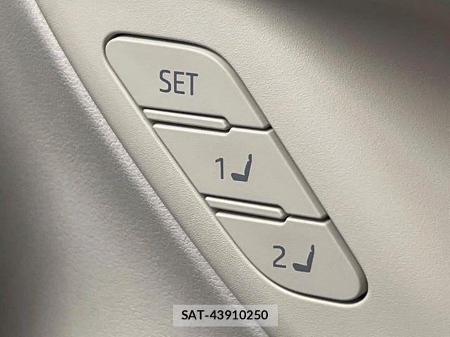 Toyota Crown Crossover 2022-12 8129488-13
