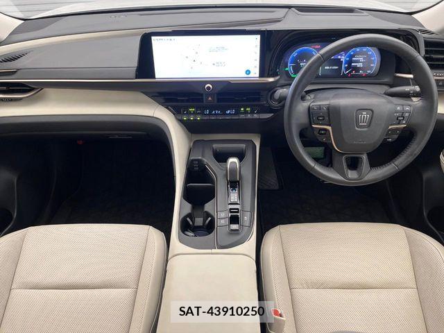 Toyota Crown Crossover 2022-12 8129488-1