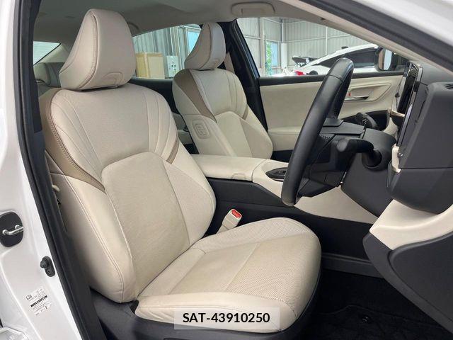 Toyota Crown Crossover 2022-12 8129488-3
