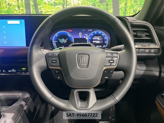 Toyota Crown Crossover 2022-12 8129489-11