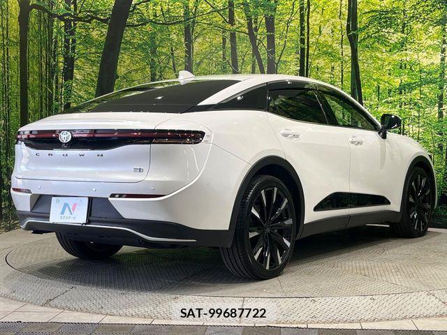 Toyota Crown Crossover 2022-12 8129489-17