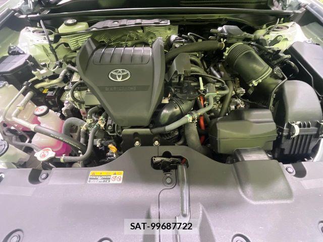 Toyota Crown Crossover 2022-12 8129489-18
