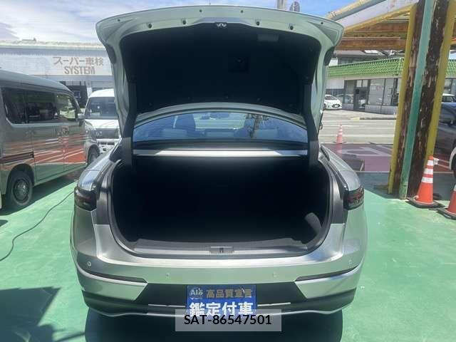 Toyota Crown Crossover 2025-03 8129491-9
