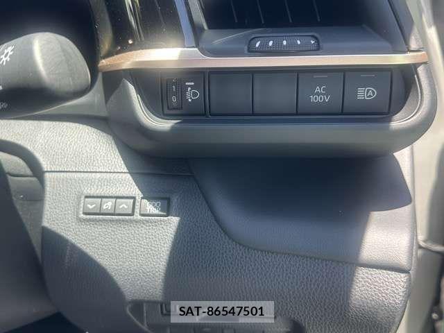 Toyota Crown Crossover 2025-03 8129491-16