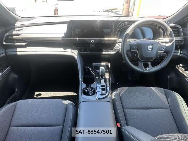 Toyota Crown Crossover 2025-03 8129491-7
