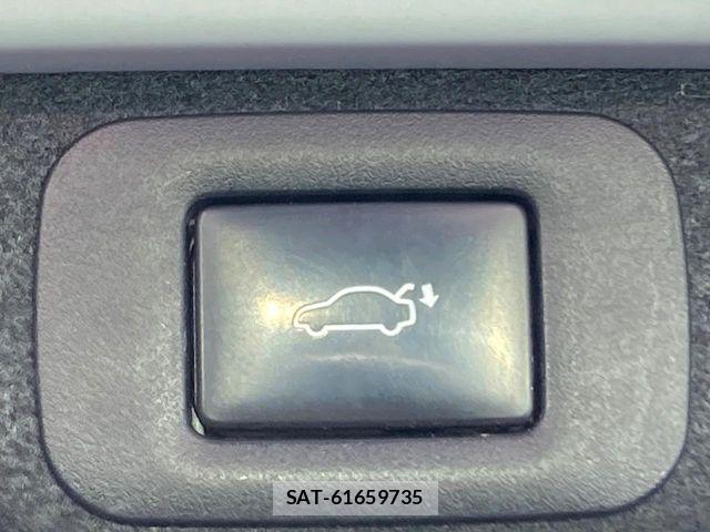Toyota Crown Crossover 2023-02 8145613-6