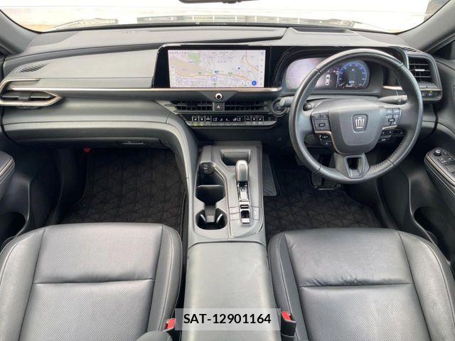 Toyota Crown Crossover 2024-03 8145618-1