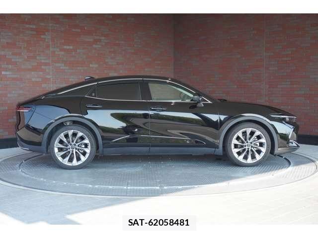 Toyota Crown Crossover 2023-02 8206989-1
