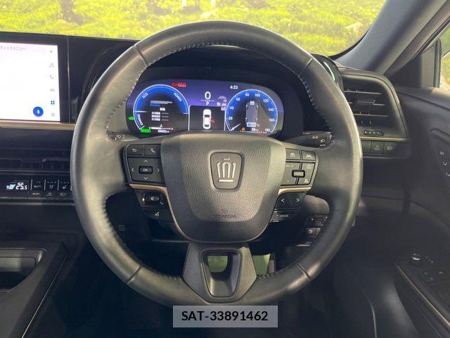 Toyota Crown Crossover 2023-01 8206994-11