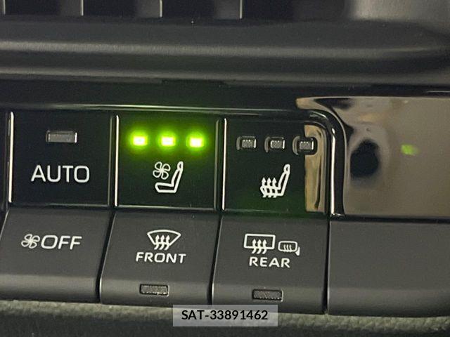 Toyota Crown Crossover 2023-01 8206994-6