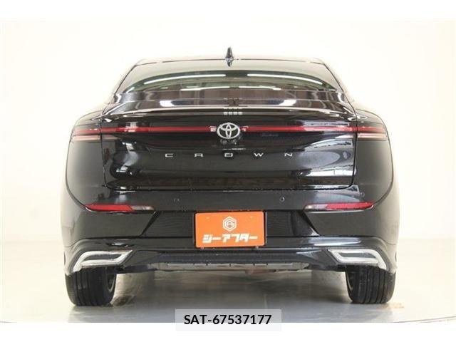 Toyota Crown Crossover 2023-01 8206999-11
