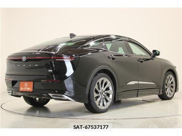 Toyota Crown Crossover 2023-01 8206999-12