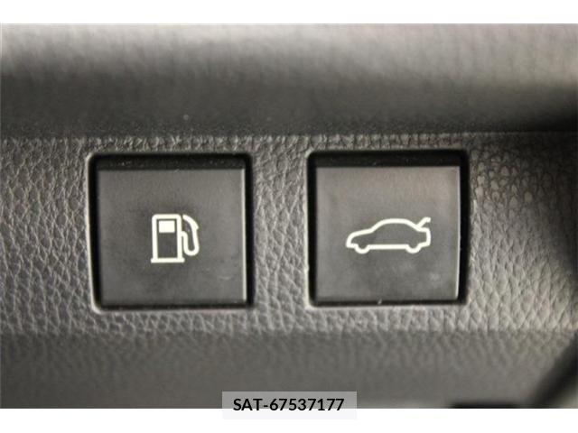 Toyota Crown Crossover 2023-01 8206999-5