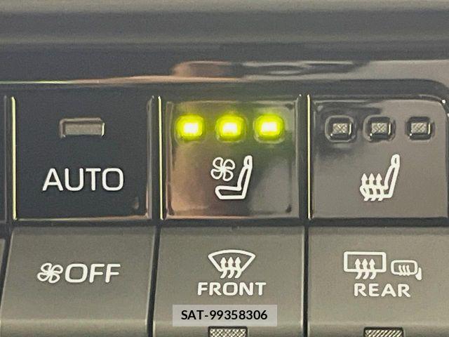 Toyota Crown Crossover 2023-04 8206986-4