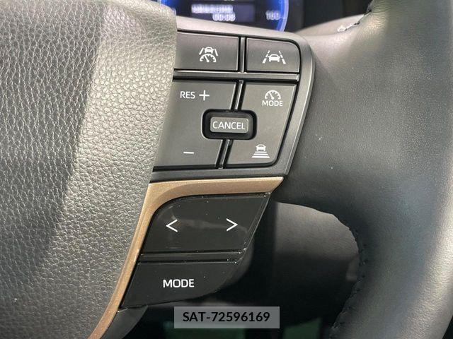 Toyota Crown Crossover 2023-02 8206987-6