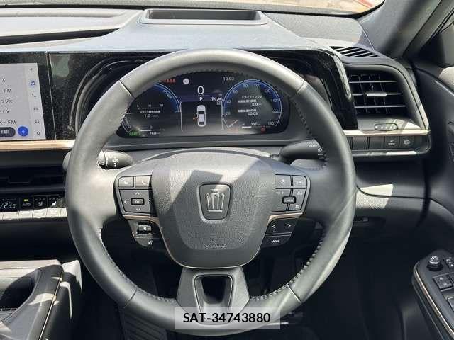 Toyota Crown Crossover 2023-12 8206998-12