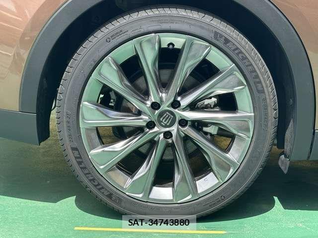 Toyota Crown Crossover 2023-12 8206998-16