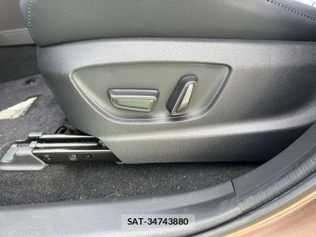 Toyota Crown Crossover 2023-12 8206998-5