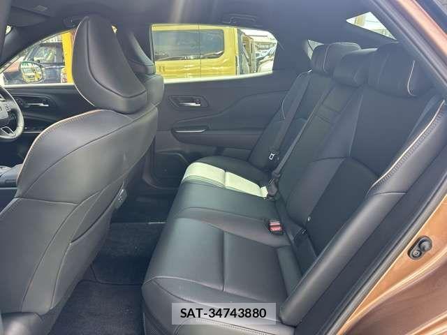 Toyota Crown Crossover 2023-12 8206998-6