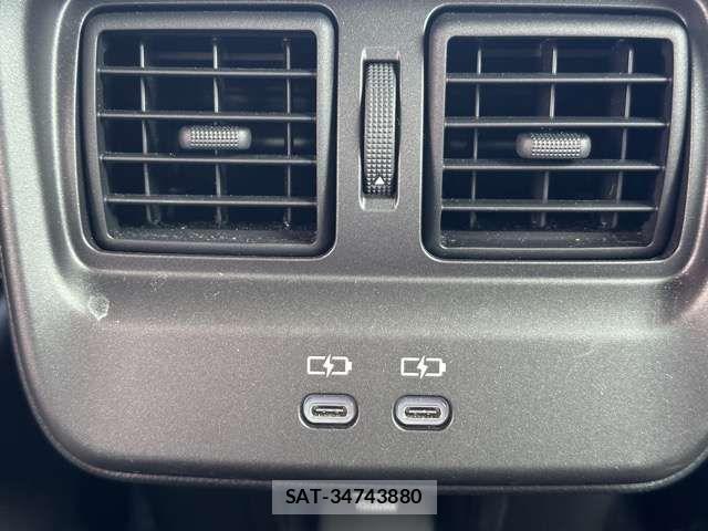 Toyota Crown Crossover 2023-12 8206998-8