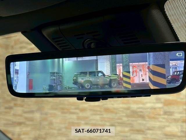 Toyota Crown Crossover 2022-10 8244896-11