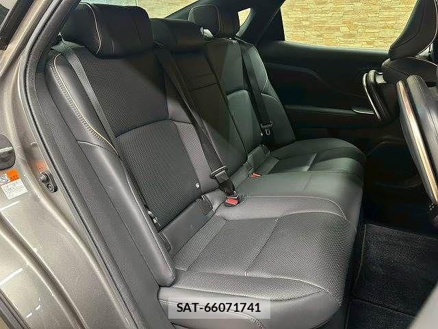 Toyota Crown Crossover 2022-10 8244896-5