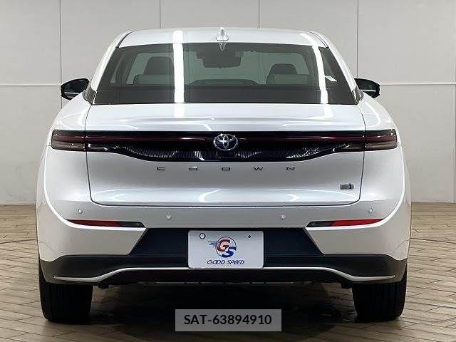 Toyota Crown Crossover 2023-08 8244893-15