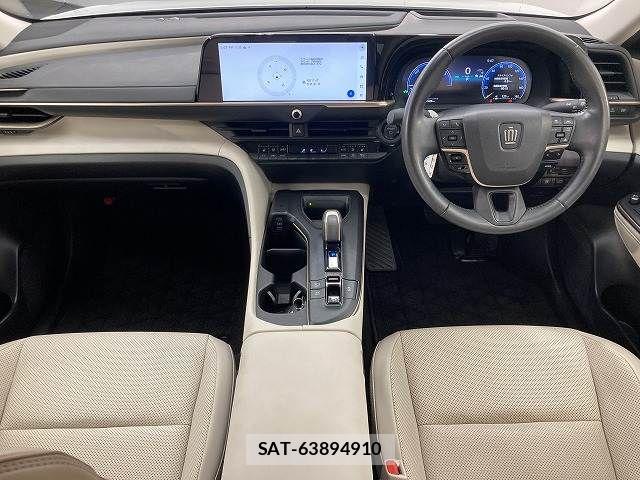 Toyota Crown Crossover 2023-08 8244893-2
