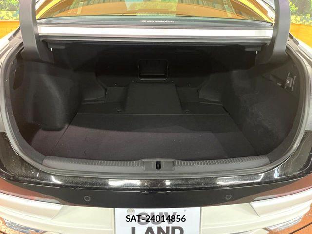 Toyota Crown Crossover 2023-07 8244892-12