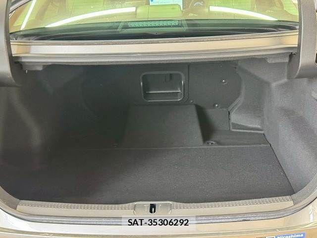 Toyota Crown Crossover 2023-08 8244894-12