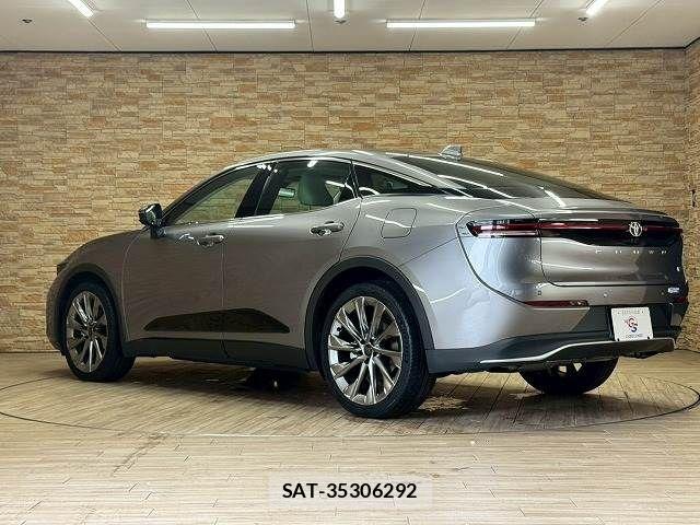 Toyota Crown Crossover 2023-08 8244894-15
