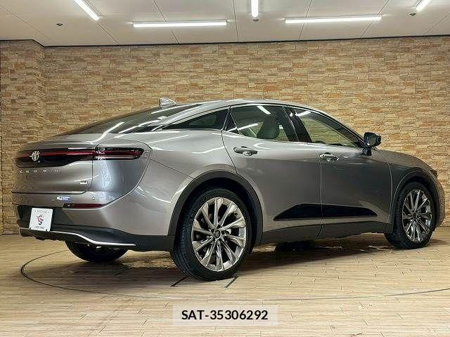 Toyota Crown Crossover 2023-08 8244894-16